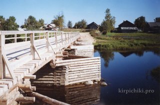 Деревня Низ. Ряжевый мост через р. Чурьега.