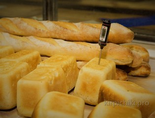 Готовность хлеба определяется штоковым термометром